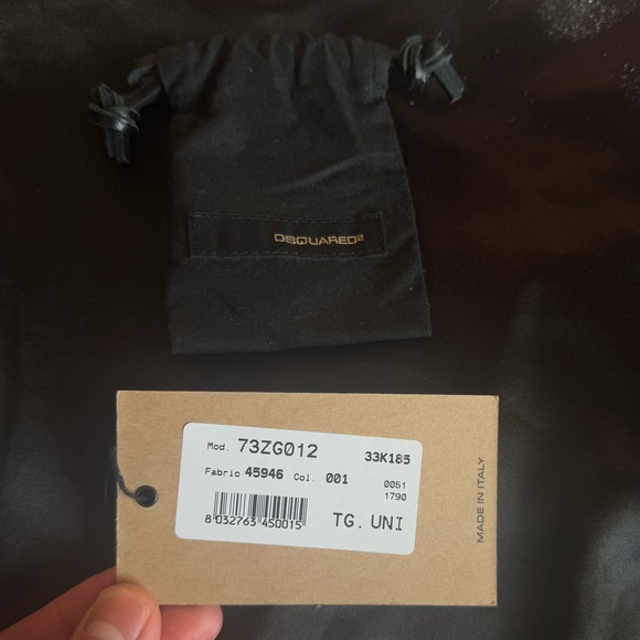 ***SOLD*** DSQUARED2 Spring Summer 2005 marijuana leaf plaque brooch - Picture 2 of 8